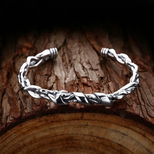 Silver twisted knot braclet