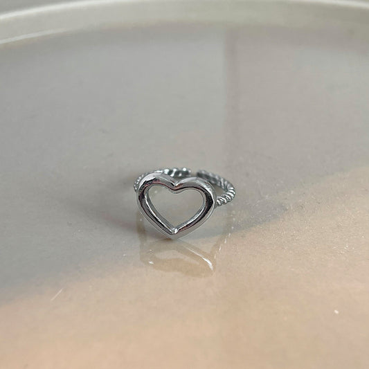 Open Heart Twisted Band Ring