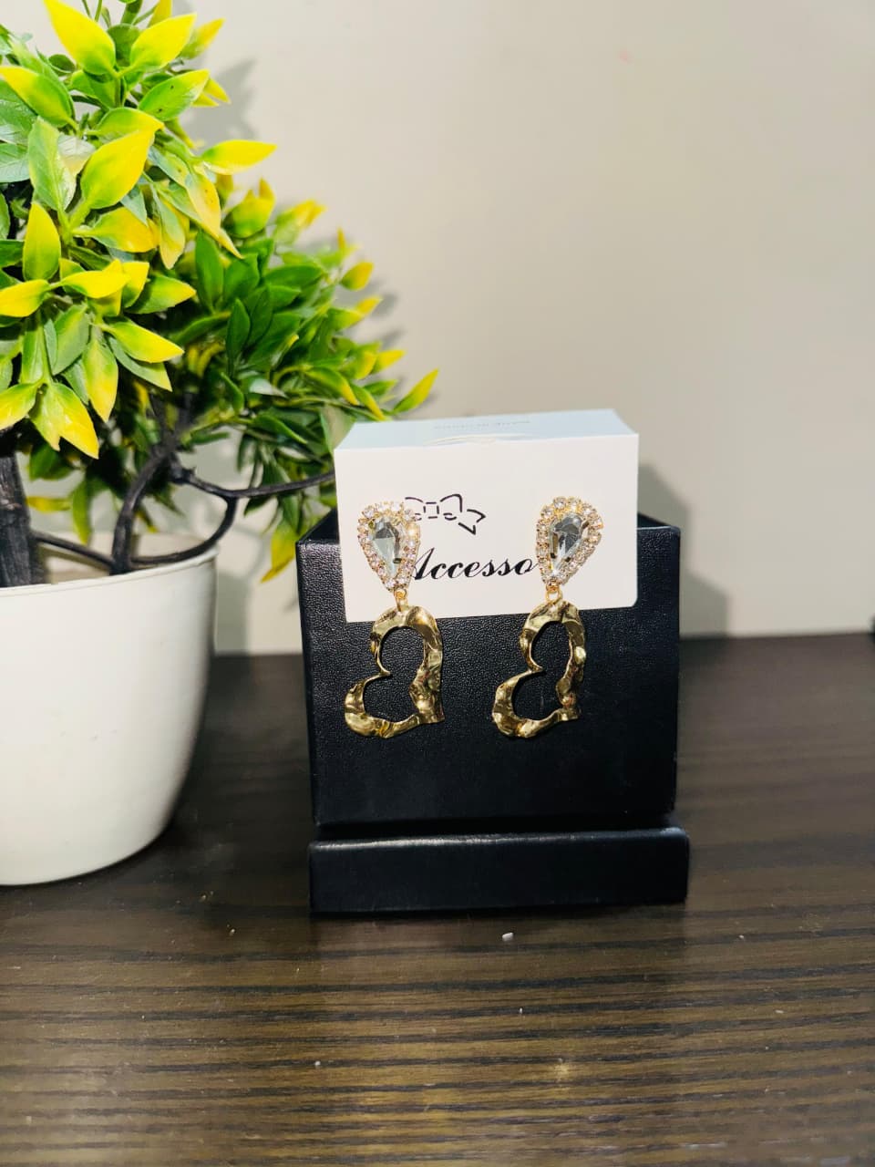 Rihnestone Gold Heart Earings