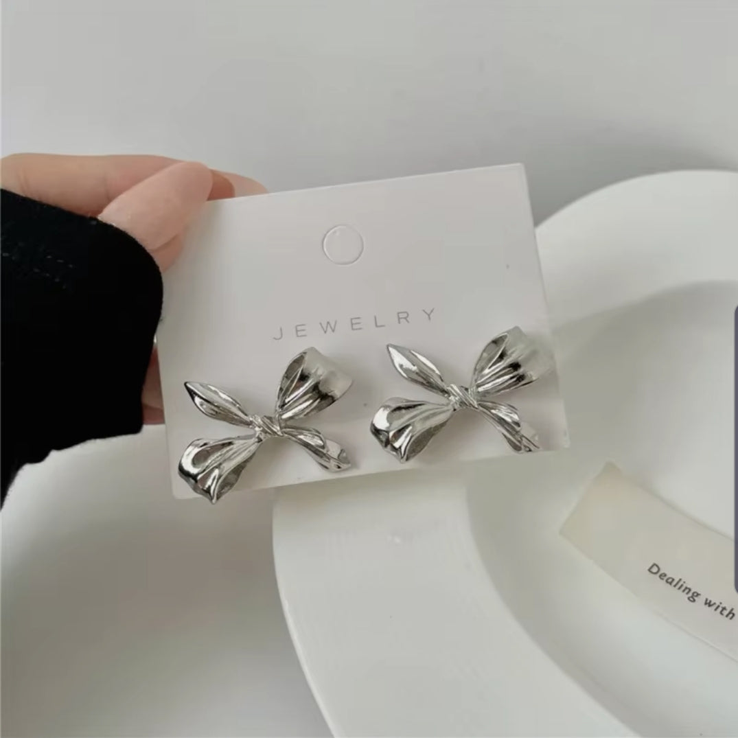 Metallic Bow Earings