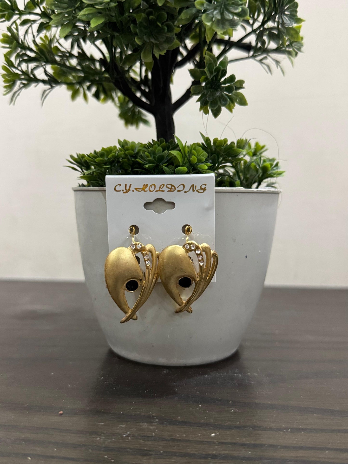 Black zirconia  golden studs