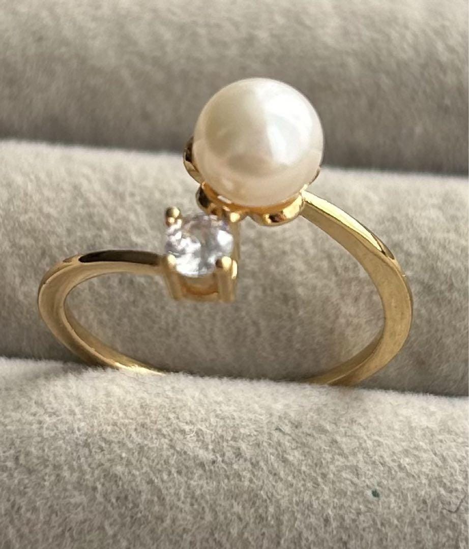 White Pearl zirconia Ring